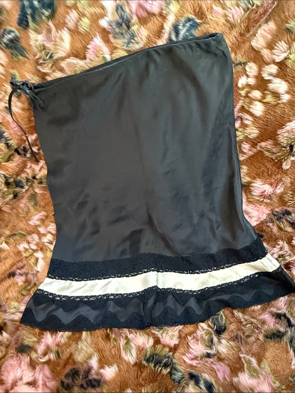 Moda International Black Silk Slip Skirt with Lace Trim Size Medium - Picture 7 of 7